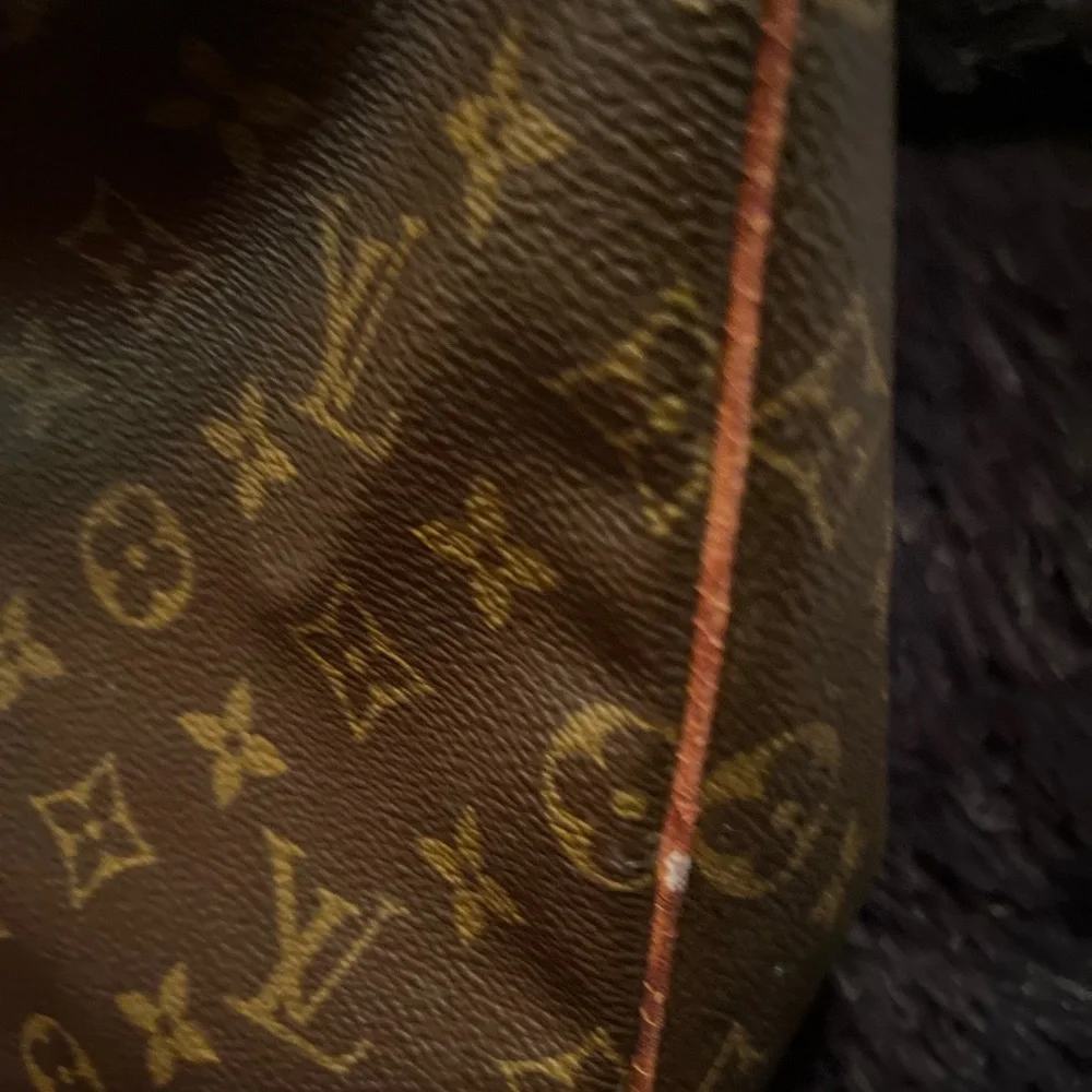 Authentic Louis Vuitton Speedy 40( retired ) my favorite❤️